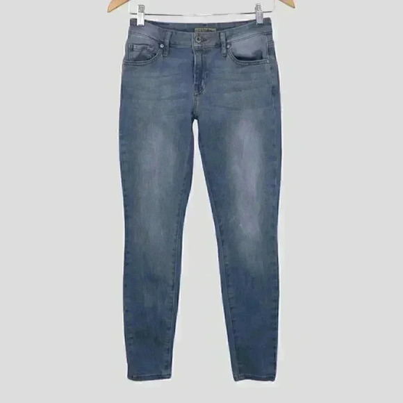 GUESS‎ Los Angeles women's low rise jean size 26 - Picture 1 of 8